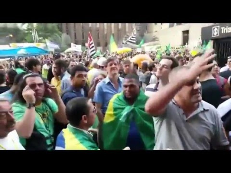 Manifestantes Batem Boca Em Frente Ao Pr Dio Da Fiesp Na Av Paulista