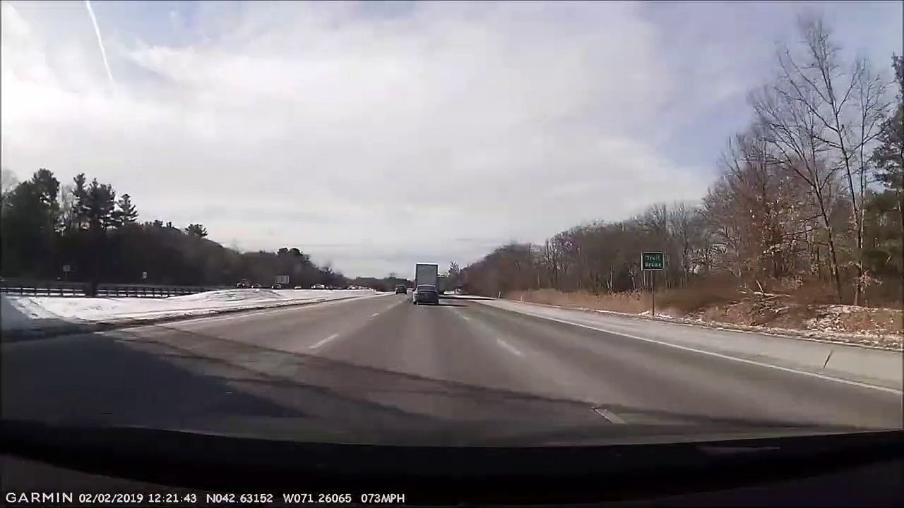 Instant Karma Pour Un Automobiliste Qui Zigzague Sur Lautoroute