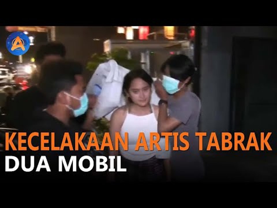 DIDUGA MABUK ARTIS SALSHABILLA ADRIANI TABRAK 2 MOBIL Video Dailymotion