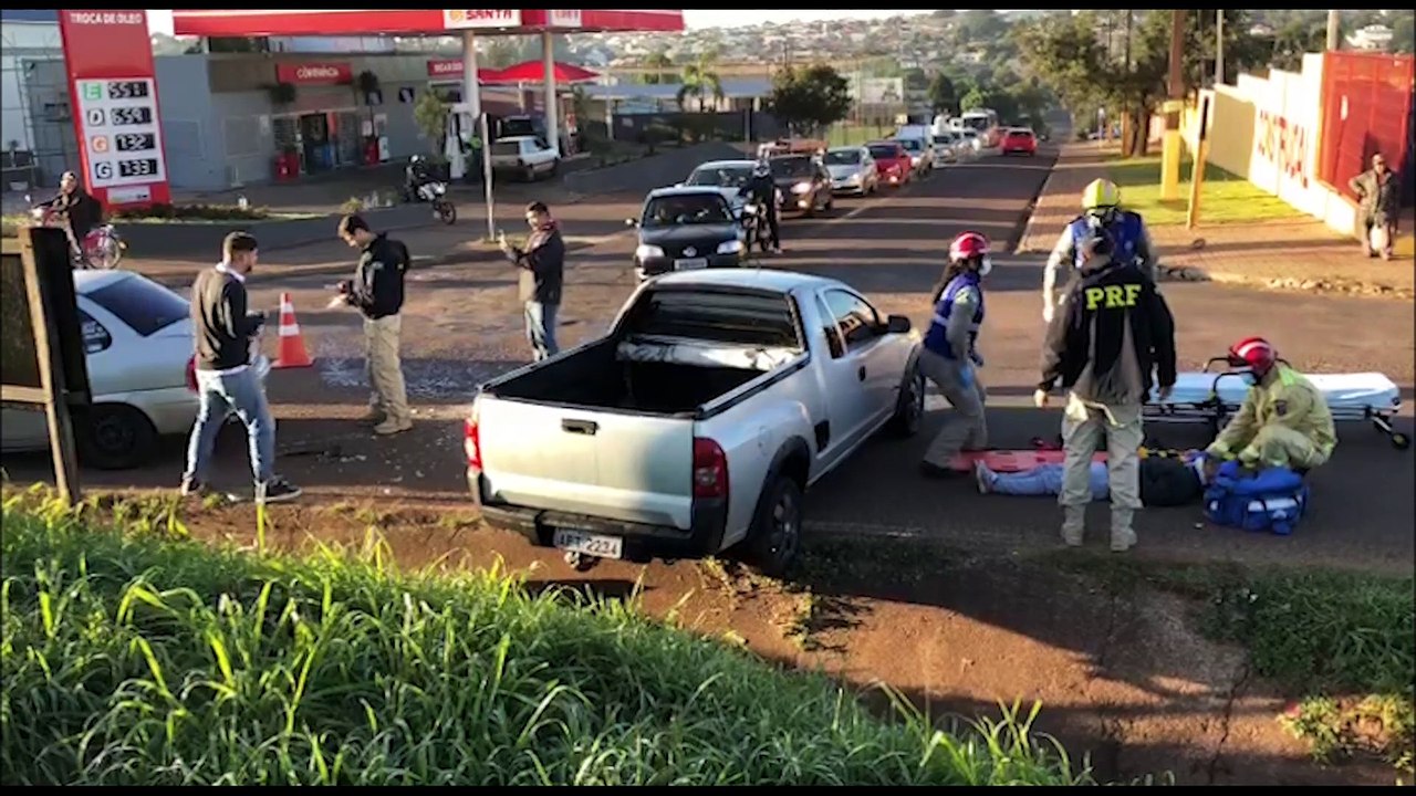 Ve Culos Se Envolvem Em Colis O Na Sa Da No Santa Felicidade E Mulher