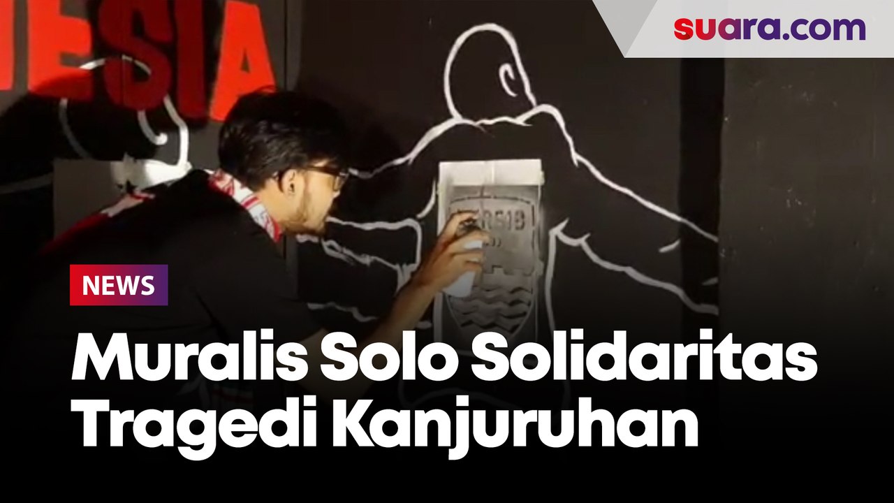 Potret Muralis Solo Gelar Aksi Solidaritas Tragedi Kanjuruhan Pesan