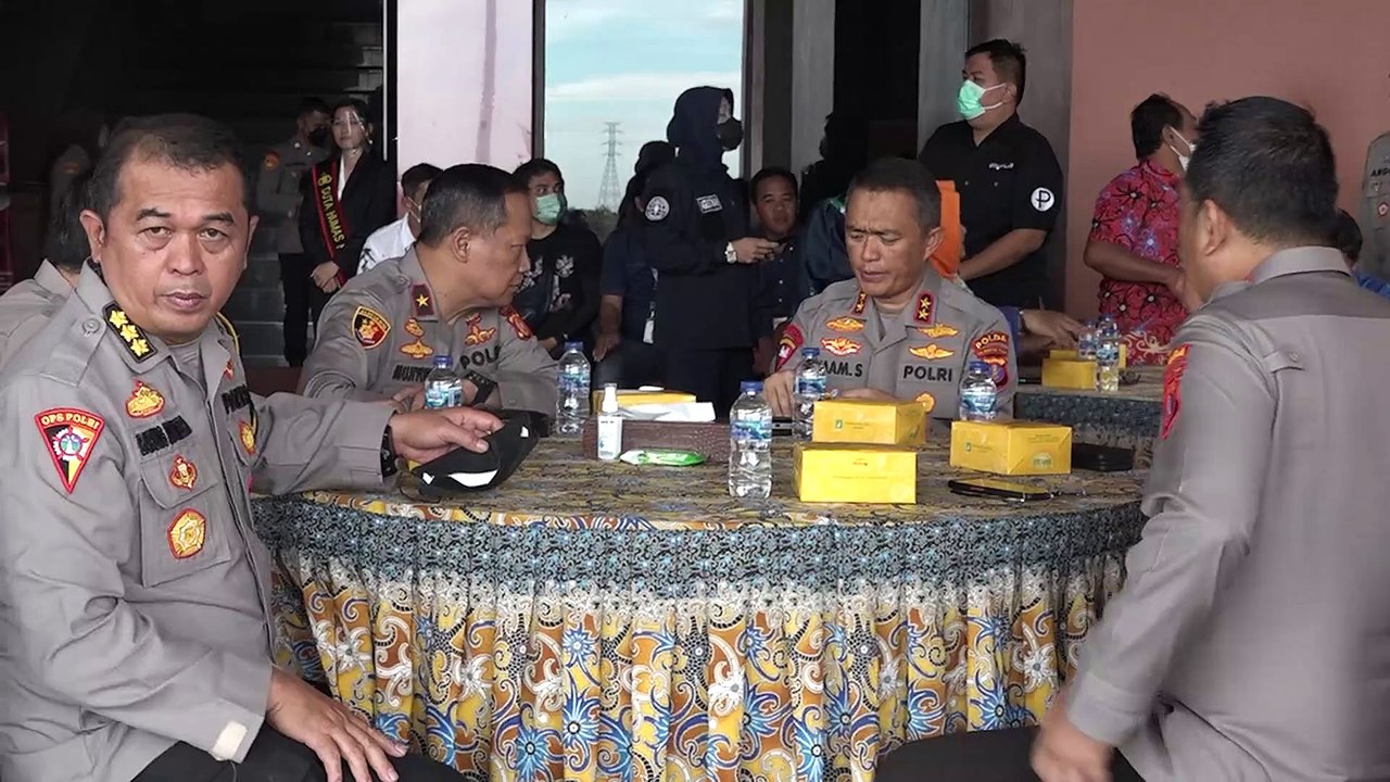 Wujud Peduli Terhadap Sesama Bidhumas Polda Kaltim Bagikan Paket