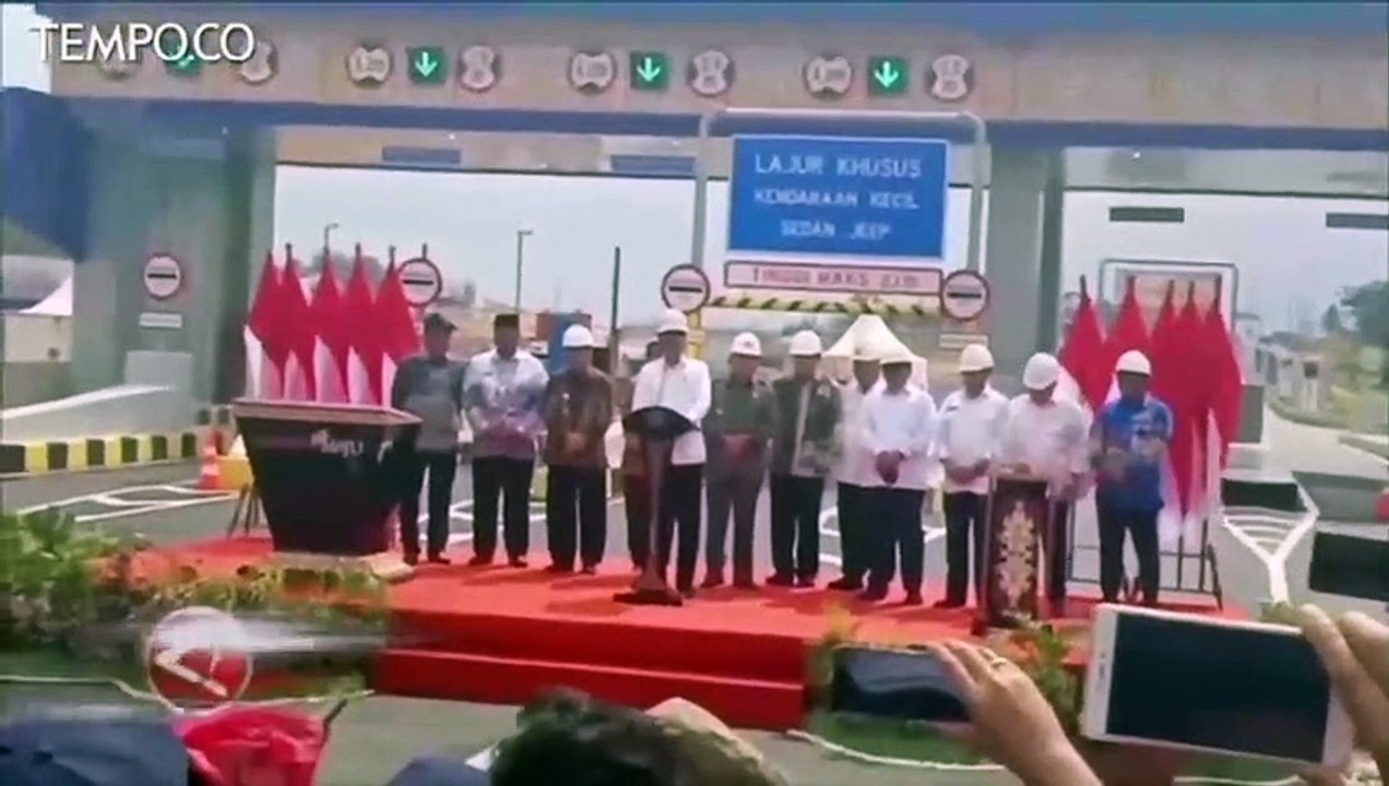 Jalan Tol Pertama Di Kalimantan Diresmikan Jokowi Video Dailymotion