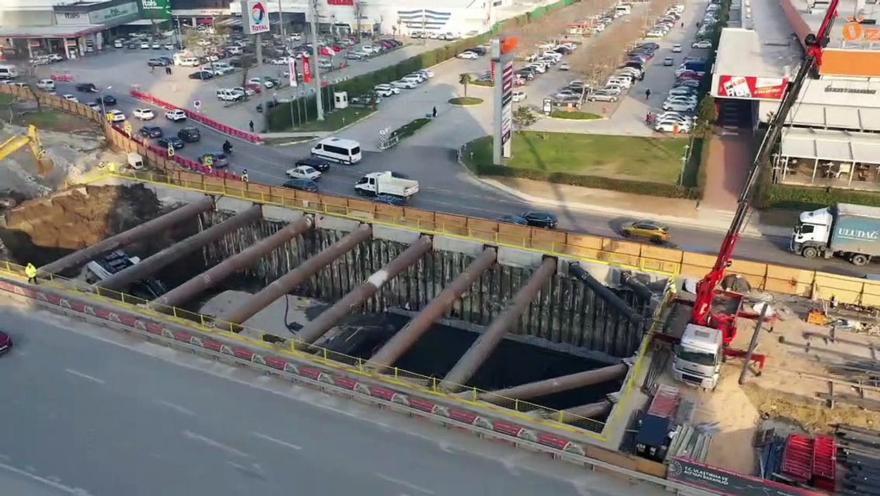 Bursa Emek Şehir Hastanesi Hafif Raylı Sistem İnşaatı Geçit İstasyonu