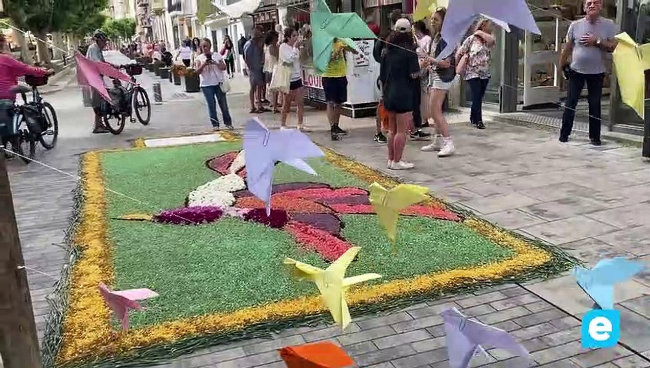 Roses Es Vesteix De Flors I Color Amb La Fira De La Rosa 2023 Video