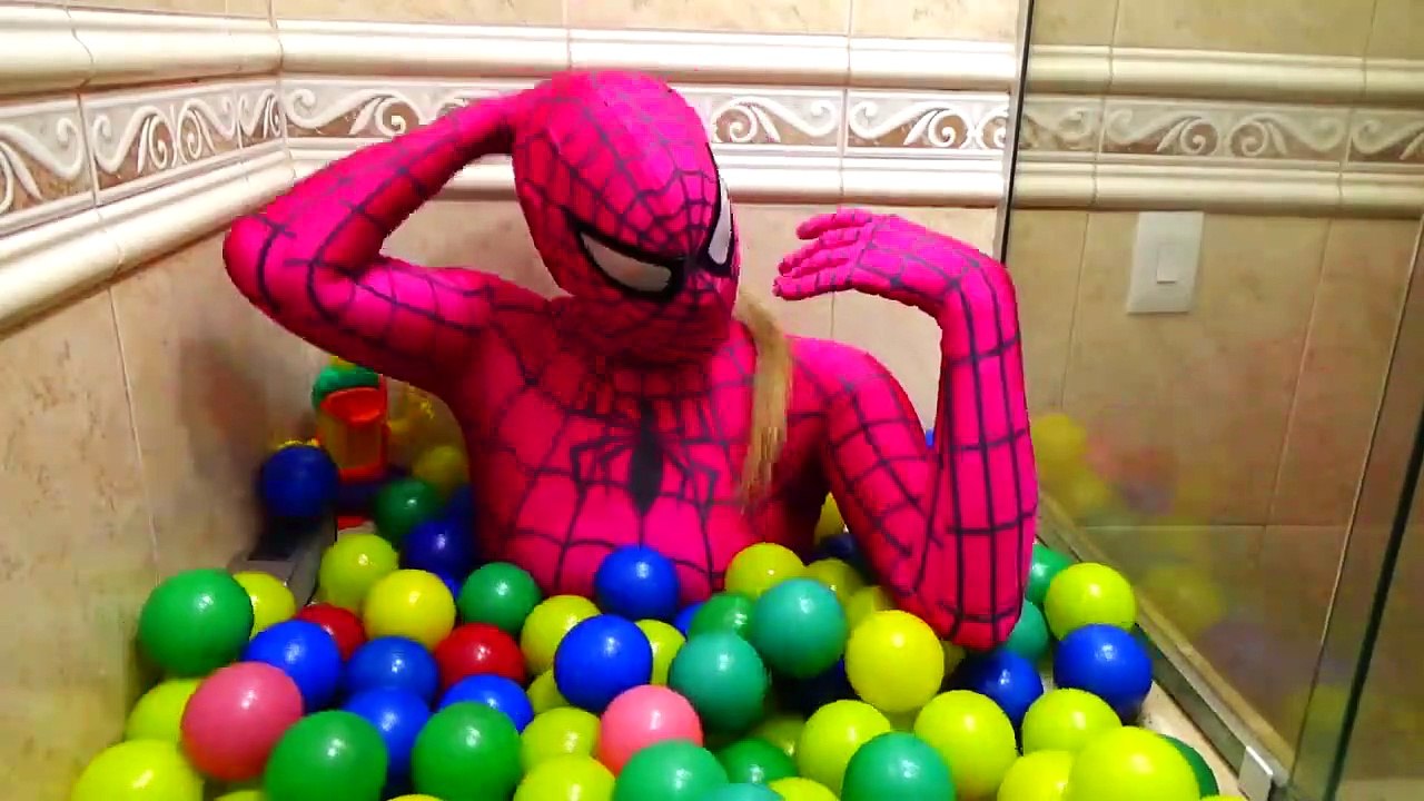 Spiderman Bath Time With Frozen Elsa Hulk Joker Pink Spidergirl