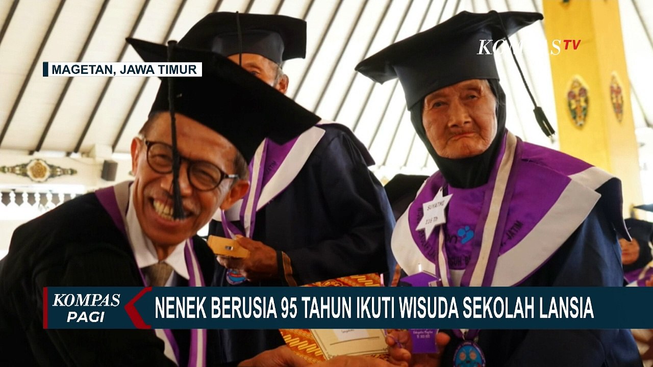 Salut Nenek Suyatmi Yang Berusia Tahun Ikuti Wisuda Sekolah Lansia