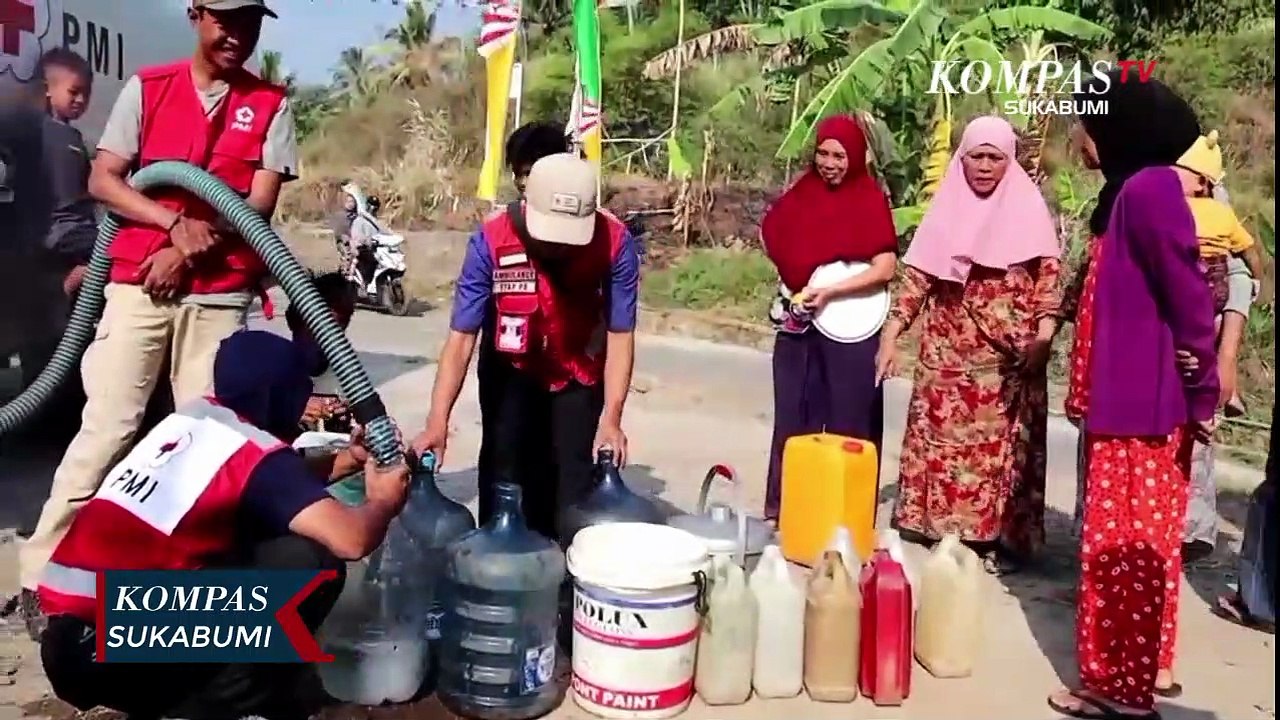 Pmi Garut Lakukan Distribusi Air Bersih Siaga Kekeringan Video