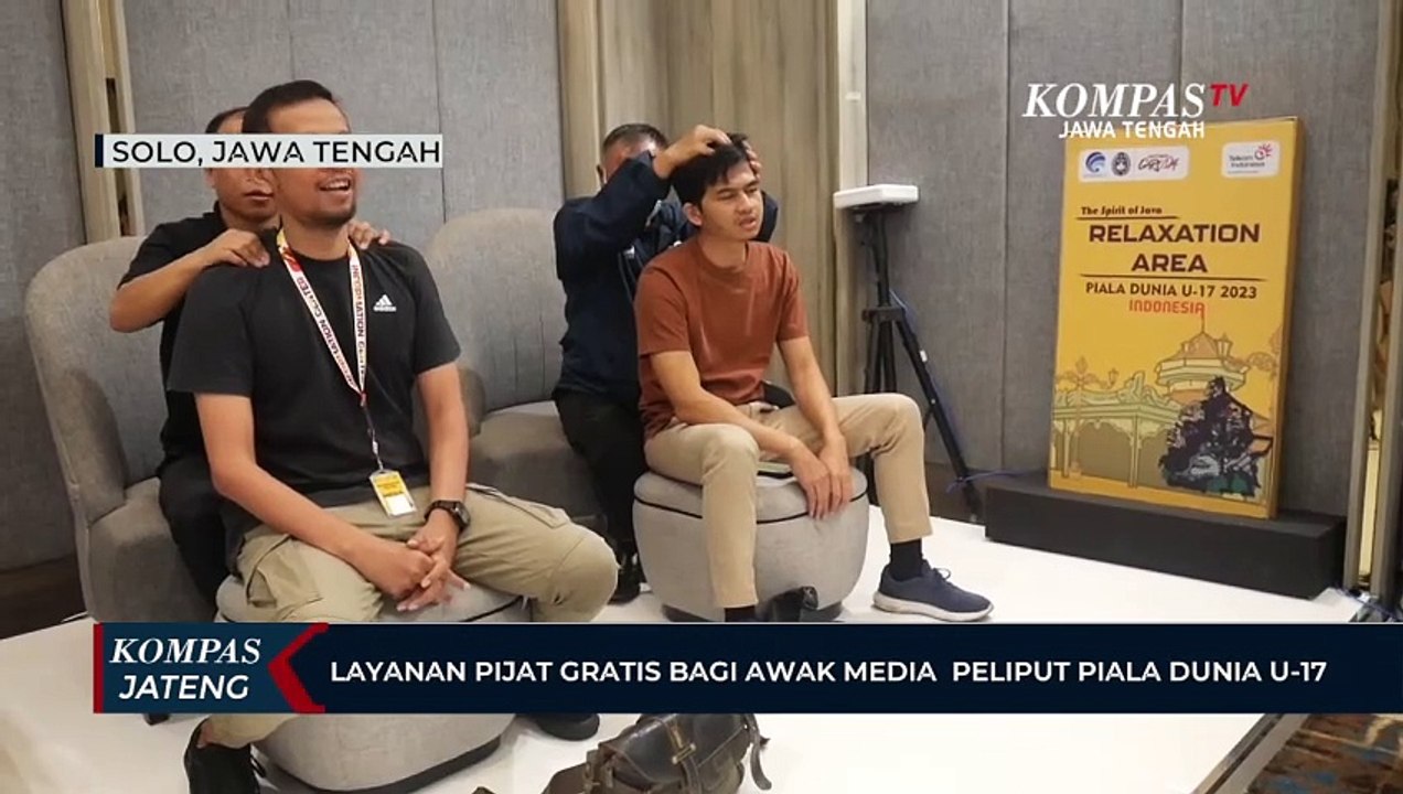 Layanan Pijat Gratis Bagi Awak Media Peliput Piala Dunia U Video