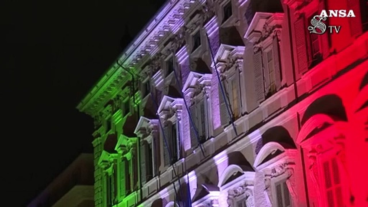 2 Giugno La Facciata Di Palazzo Madama Illuminata Col Tricolore