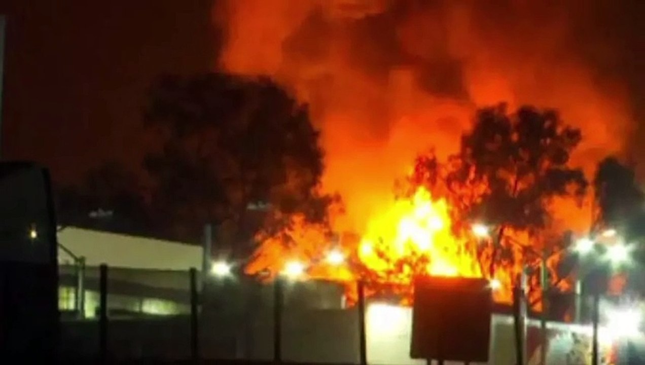 Pemex maneja incendio cerca de ducto de gas LP en Tepejí del Río