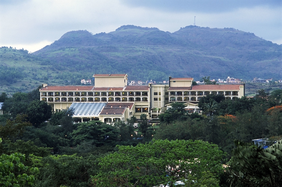 Fariyas Hotels & Resorts