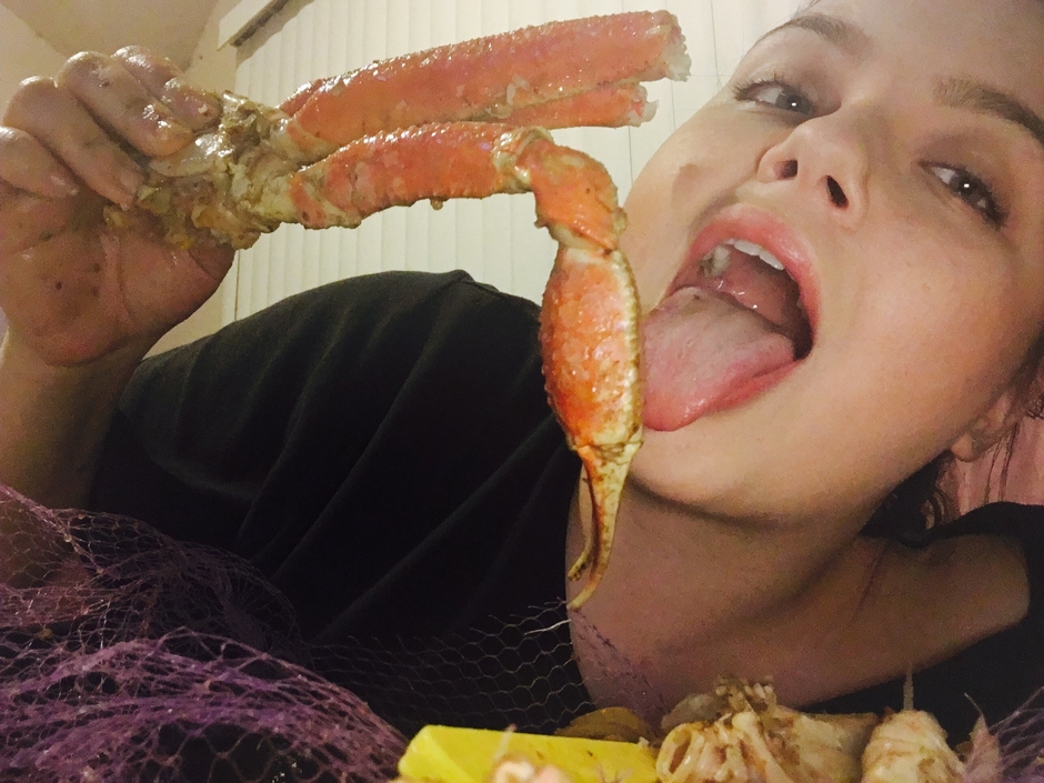 YummyBitesTV (ASMR/MUKBANG)