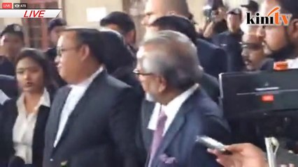 LIVE: Najib keluar dari mahkamah