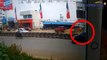 சென்னை : சுபஸ்ரீ மீது பேனர் விழும் பதைபதைக்க வைக்கும் வீடியோ காட்சி | Chennai Subashree Accident CCTV Video