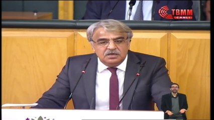 HDP'nin yeni Eş Genel Başkanı Mithat Sancar partisinin grup toplantısında konuşuyor
