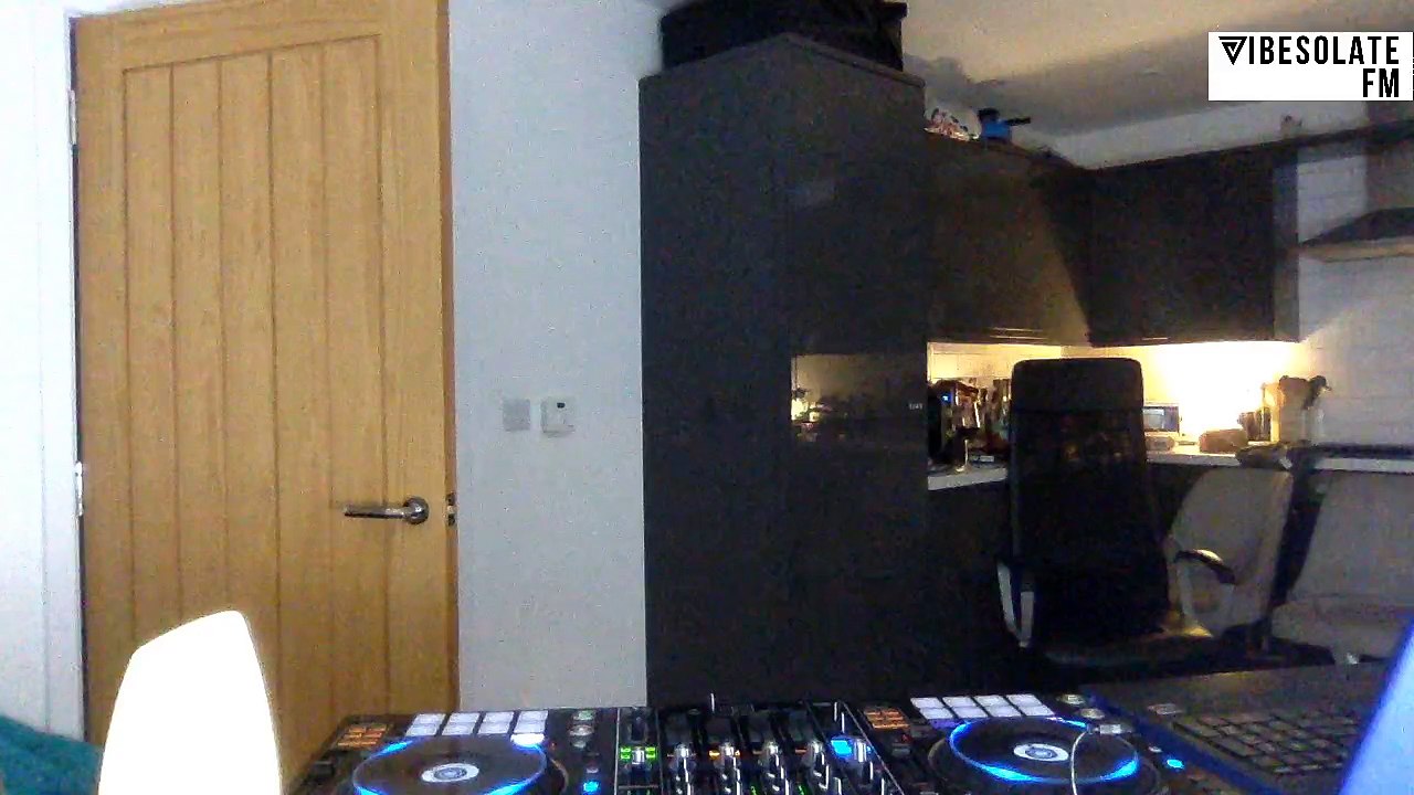 Vibesolate FM