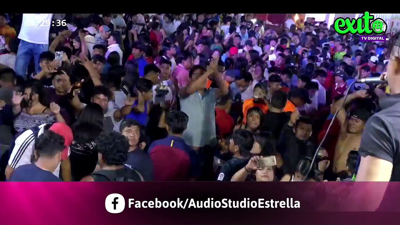 RADIO EXITO 97.9 FM