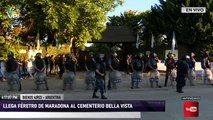 Llega féretro de Maradona al cementerio Bella Vista - En Vivo desde Argentina