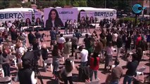 Directo: Isabel Díaz Ayuso presenta los autobuses de campaña en Las Rozas.