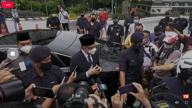 LIVE: Anwar mengadap Agong, Guan Eng menyusul petang nanti