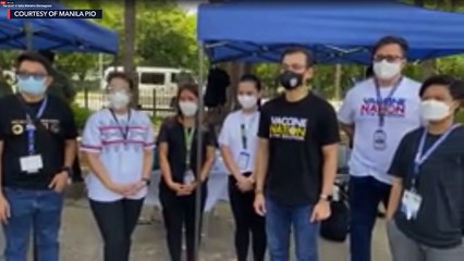 Descargar video: VP Leni Robredo and Manila Mayor Isko Moreno at the vaccination express for transportation sector