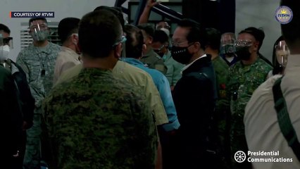 Duterte visits fallen soldiers from military plane crash
