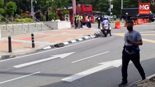 ((LIVE)) Ahli Parlimen pembangkang berkumpul di Dataran Meredeka setelah laluan menuju ke Parlimen ditutup