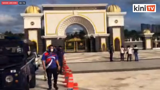 LIVE: Muhyiddin to resign? - All eyes on Istana Negara