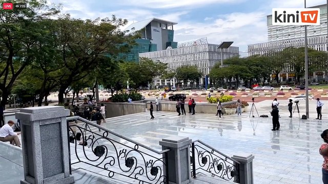 LIVE: Perkembangan terkini - Najib gagal batal sabitan dan hukuman kes SRC