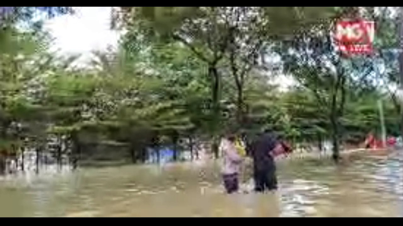 LIVE : Situasi terkini banjir yang melanda sekitar Seksyen 25, Taman Sri Muda