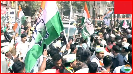 LIVE | Priyanka Gandhi Door to Door In Chinhat Bazar, Lucknow | UP Elections '22 | Congress