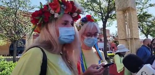Integrantes de la comunidad ucraniana en Querétaro se pronuncian en contra del conflicto bélico con Rusia.