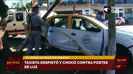 Taxista despistó y chocó contra postes de luz