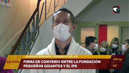 Firma de convenio entre la Fundación Pequeños Gigantes y el IPS.