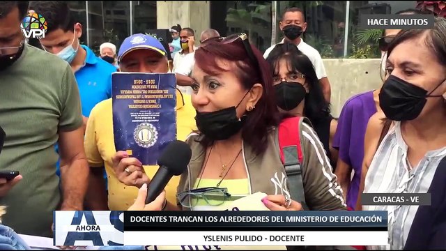 Docentes trancan los alrededores del Ministerio de Educación - 27Jul - VPItv