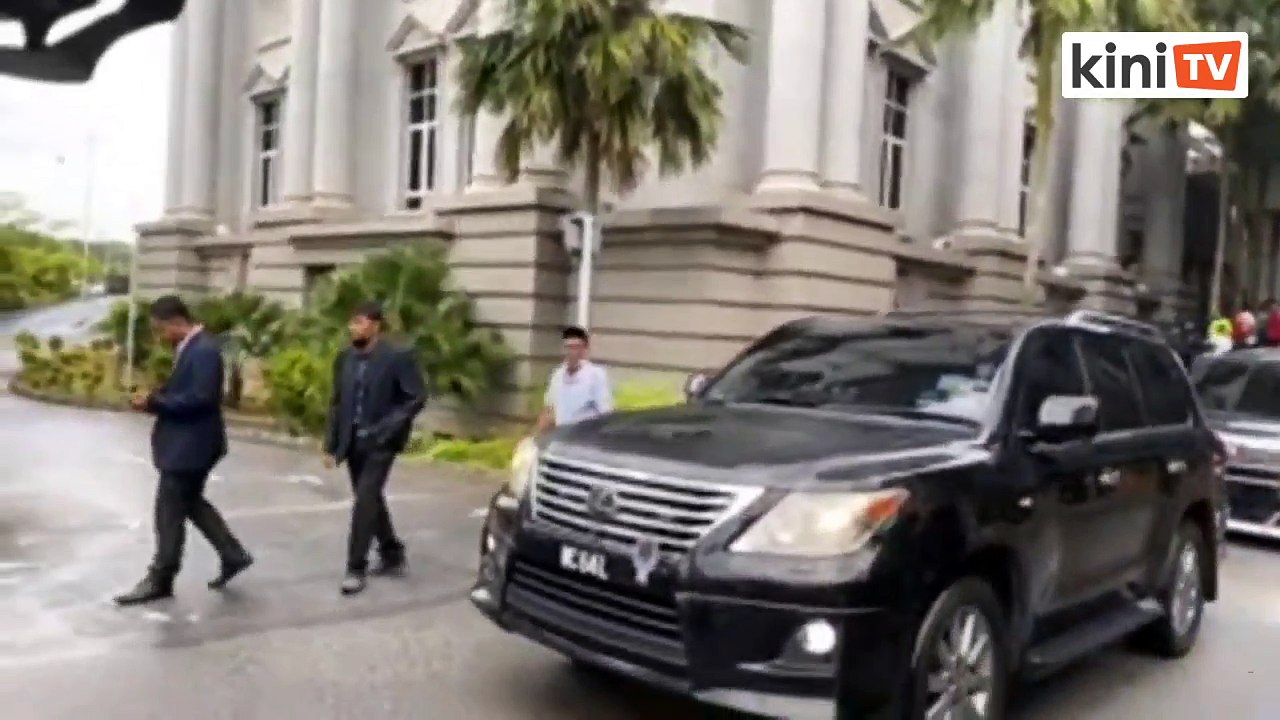 LIVE: Najib to prison - Federal Court upholds S...