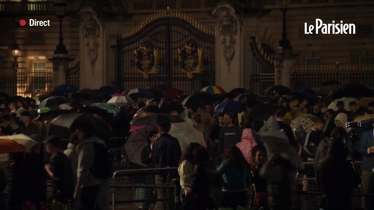  EN DIRECT | Mort d'Elisabeth II, les Londoniens se rassemblent devant Buckingham Palace