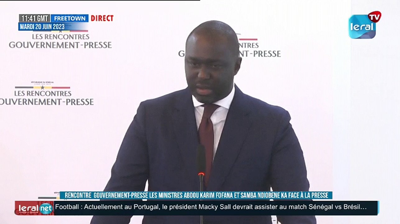 Rencontre  gouvernement-presse Les ministres Abdou Karim Fofana et Samba Ndiobene Ka face à la presse