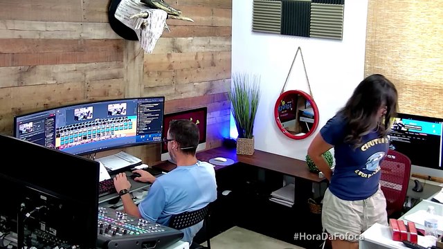 A treta do Selo Dourado : Carlinhos Maia humilha influenciador, é criticado e debocha em live