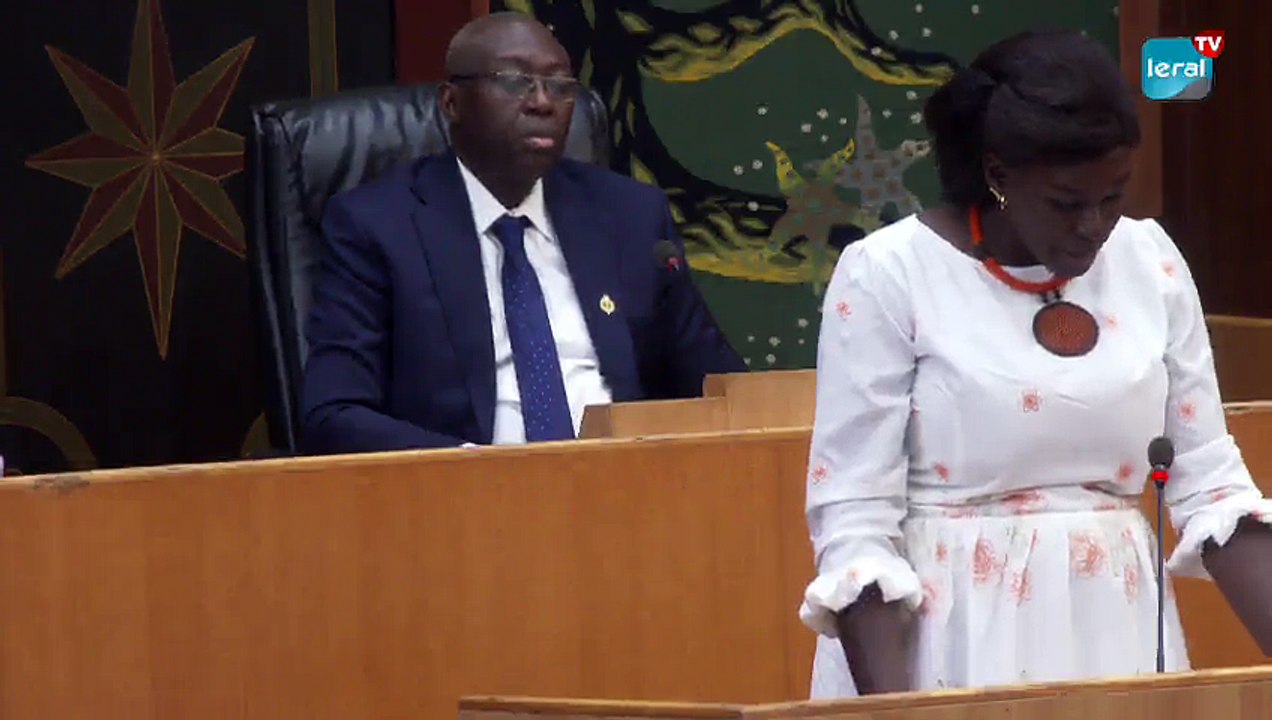 [DIRECT-ASSEMBLEE] MOUSSA BALDE MINISTRE DE L'ENSEIGNEMENT SUPERIEUR FACE AUX DEPUTES