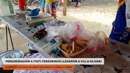 Peregrinación a Itatí: Peregrinos llegaron a Villa Olivari y comparten un guiso de arroz que ofrece la familia Torres