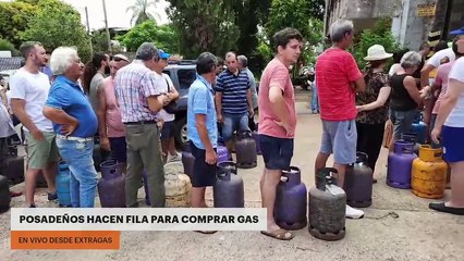 Posadeños hacen fila para comprar gas