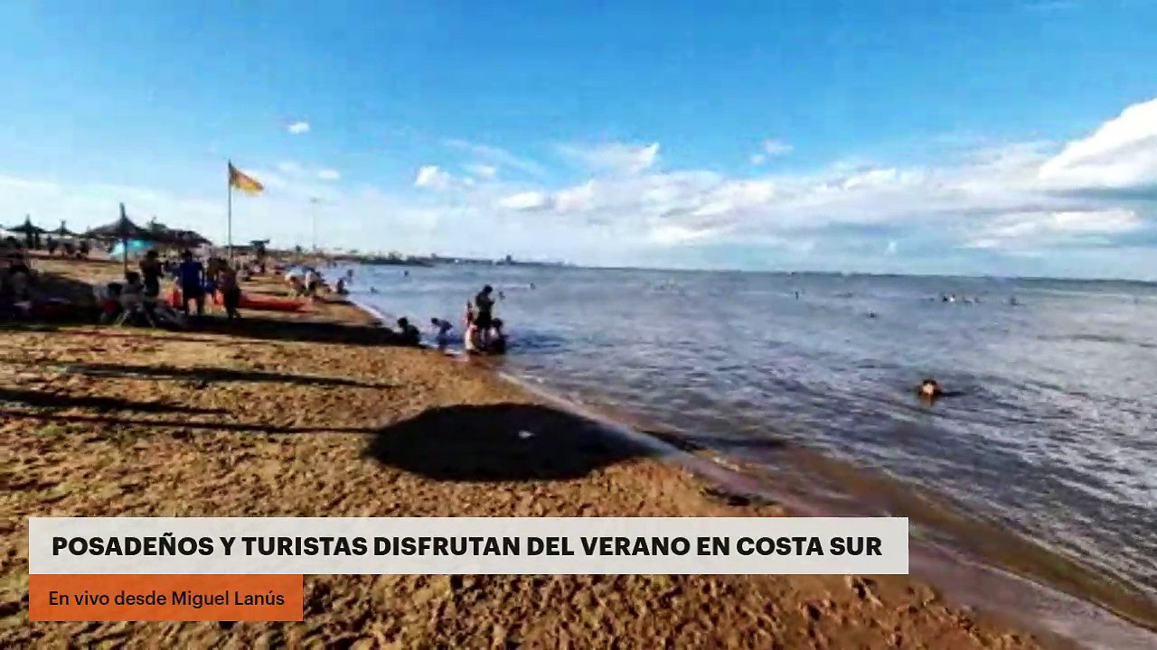 Posadeños y turistas disfrutan del verano en Costa Sur