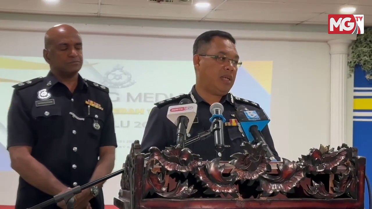((LIVE)) Penjawat Awam Dilantik Secara Kontrak Mulai 1 Feb. Isteri Daim Percaya Ada Plot Terancang Rosakkan Reputasi Suami