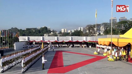 Télécharger la video: ((LIVE)) Istiadat Pembukaan Penggal Ketiga Majlis Parlimen Kelima Belas KDYMM SPB YDPA XVII