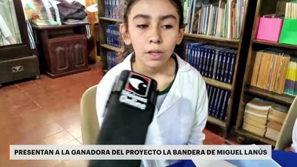 PRESENTAN A LA GANADORA DEL PROYECTO LA BANDERA DE MIGUEL LANÚS