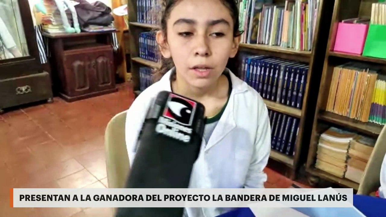 PRESENTAN A LA GANADORA DEL PROYECTO LA BANDERA DE MIGUEL LANÚS