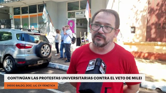 CONTINÚAN LAS PROTESTAS UNIVERSITARIAS CONTRA EL VETO DE MILEI: EN EXACTAS HAY CLASES PUBLICAS Y SE REALIZA UN ABRAZO SIMBÓLICO