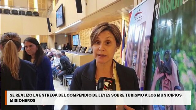 Se realizó la entrega del compendio de leyes sobre turismo a los municipios misioneros